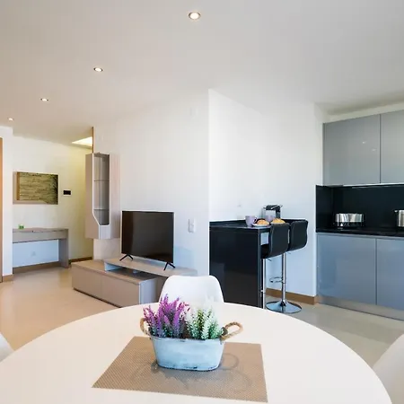 Апартаменты Coastal Haven