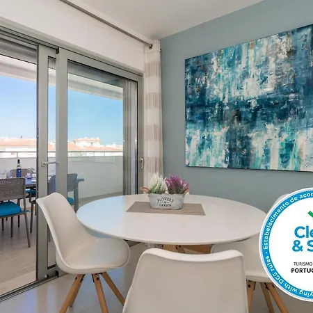 דירה Coastal Haven